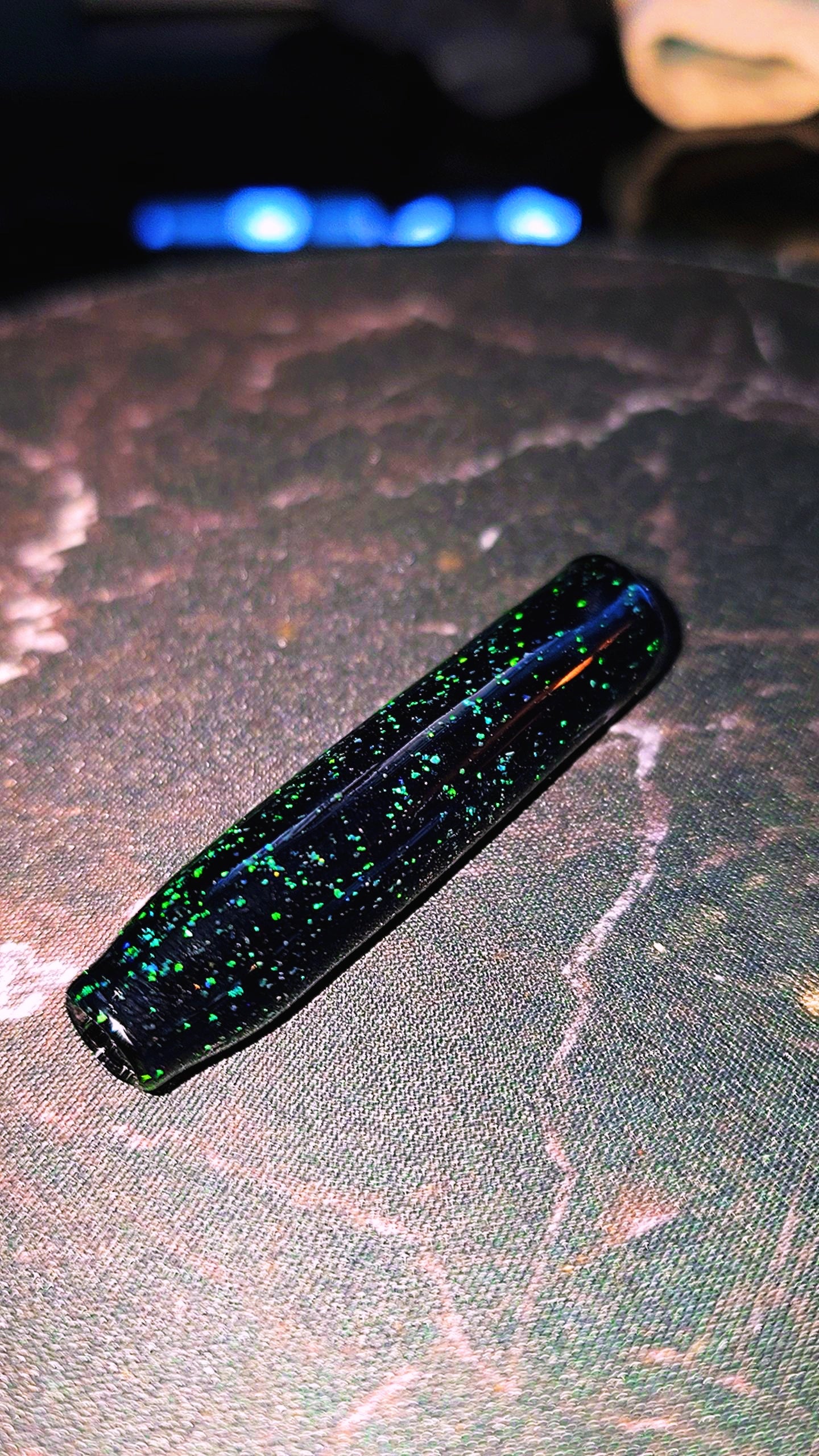 Black & Mint Crushed Opal Glass Rolling Tip