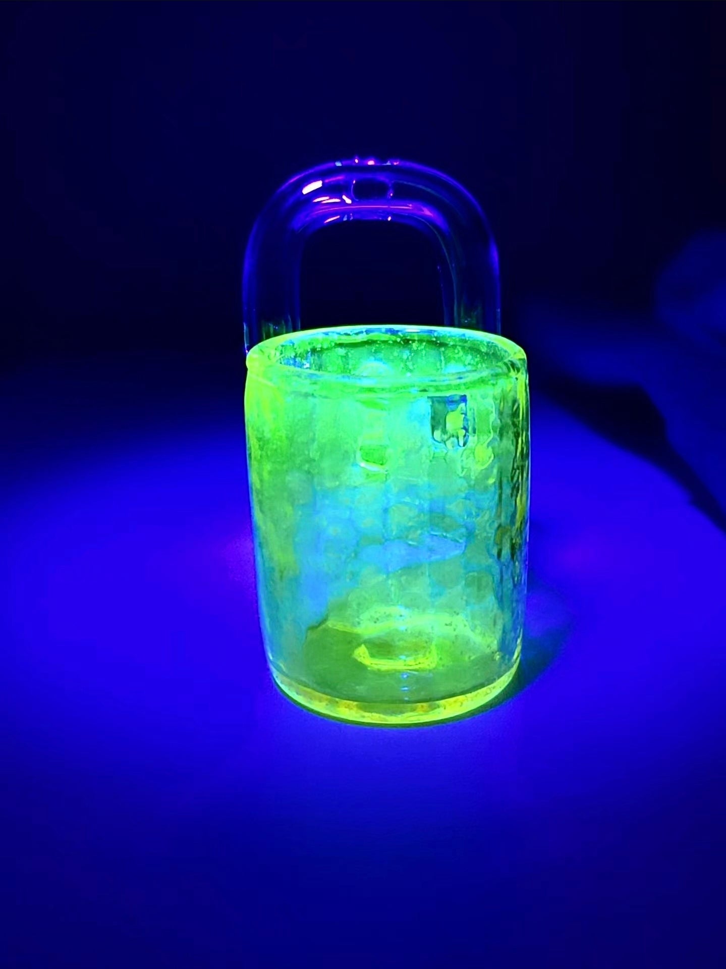 Puffco Proxy Flat Puffer Pendant – Suntone Beta UV Crushed Opal | Green UV Glow